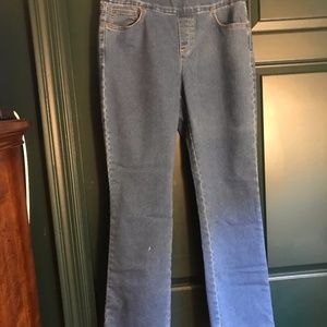 Medium wash, pull on style jeans